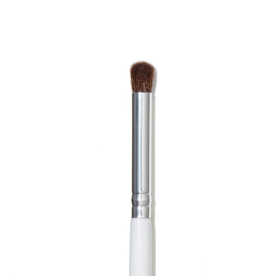 eye-crease-brush-m4 1823_EyeCreaseBrush_Macro.jpg