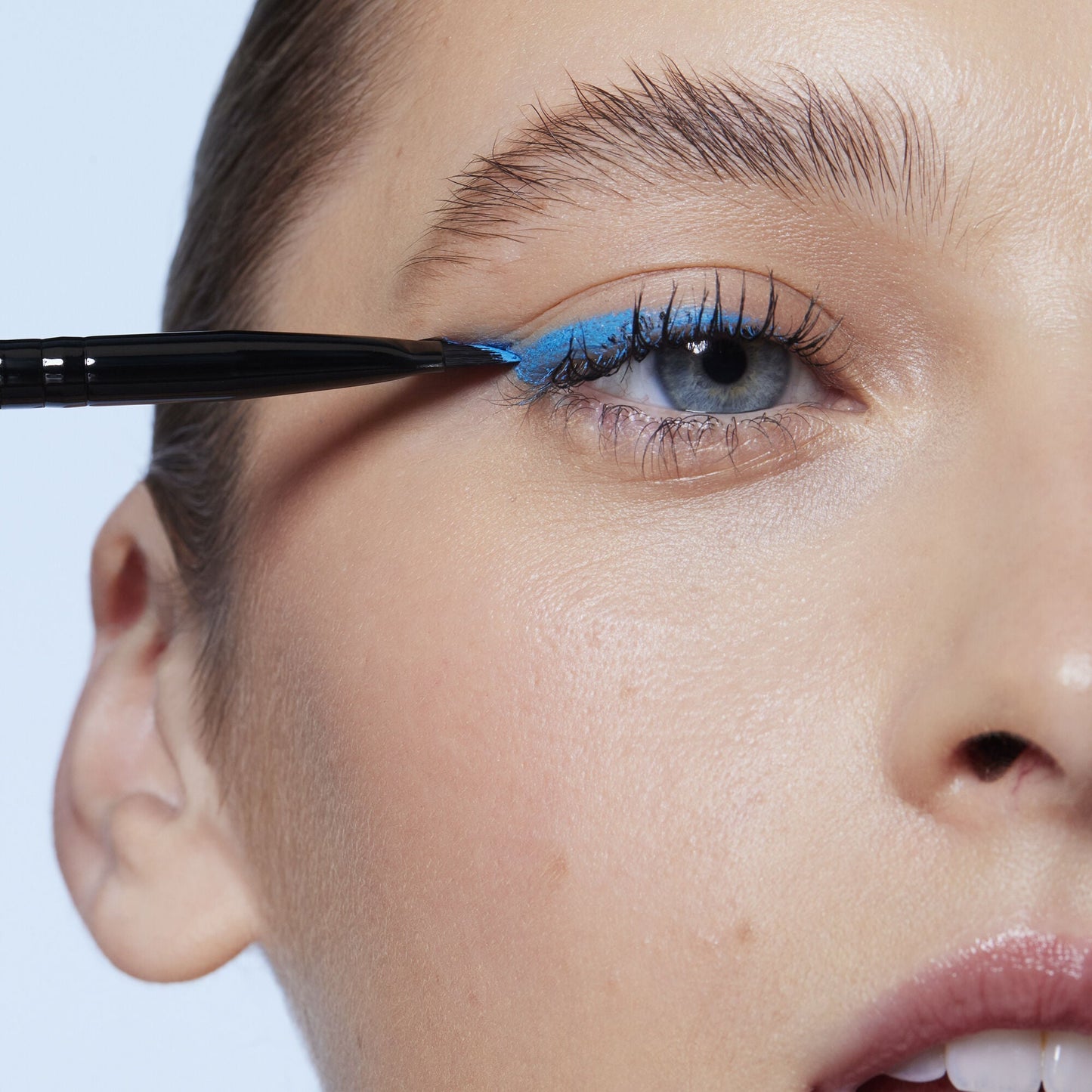 wing-it-liner-brush-e1 84091_Winged_Eyeliner_Brushy.jpg
