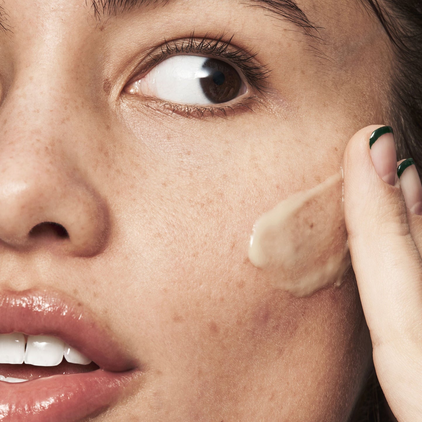 blemish-breakthrough-acne-calming-water-cream-c5 021522_Isabella_Acne_After_0462_FINAL_IGF_9e5f70b6-f47c-4bf3-9a7f-a9f223867f61.jpg