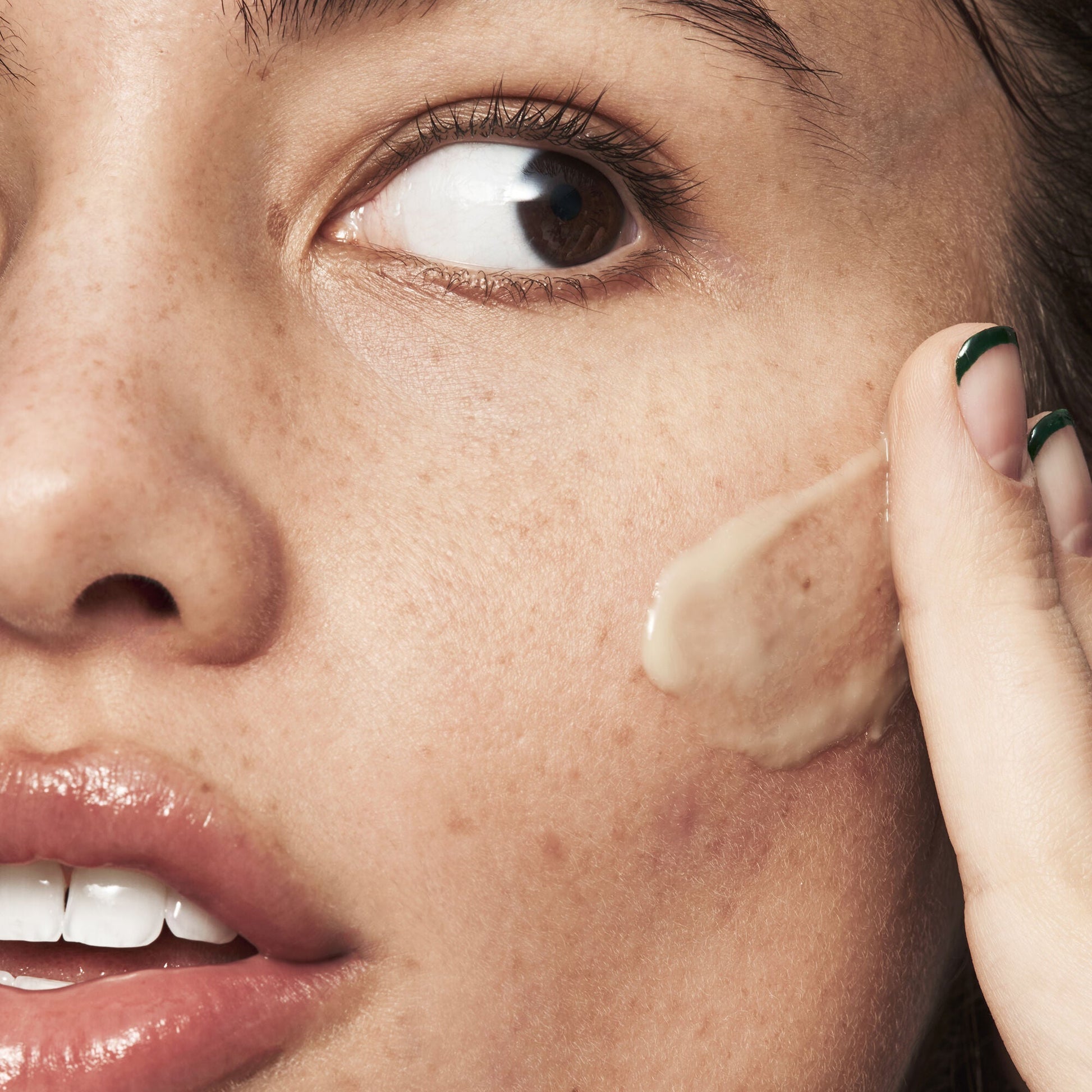blemish-breakthrough-acne-calming-water-cream-c5 021522_Isabella_Acne_After_0462_FINAL_IGF_9e5f70b6-f47c-4bf3-9a7f-a9f223867f61.jpg