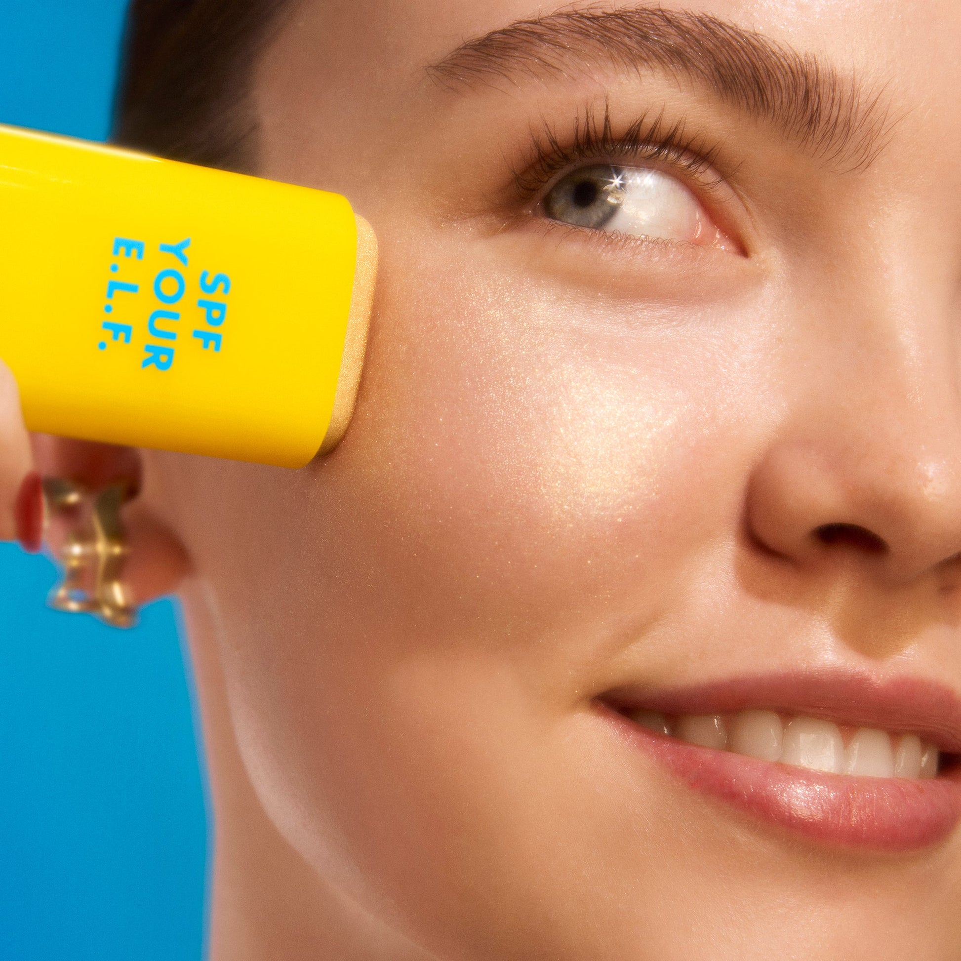 suntouchable-invisi-stick-spf-50-glitz-k2 030526_SKIN_Haley_Invisistick-Glitz_0828_w3QC_IGF.jpg