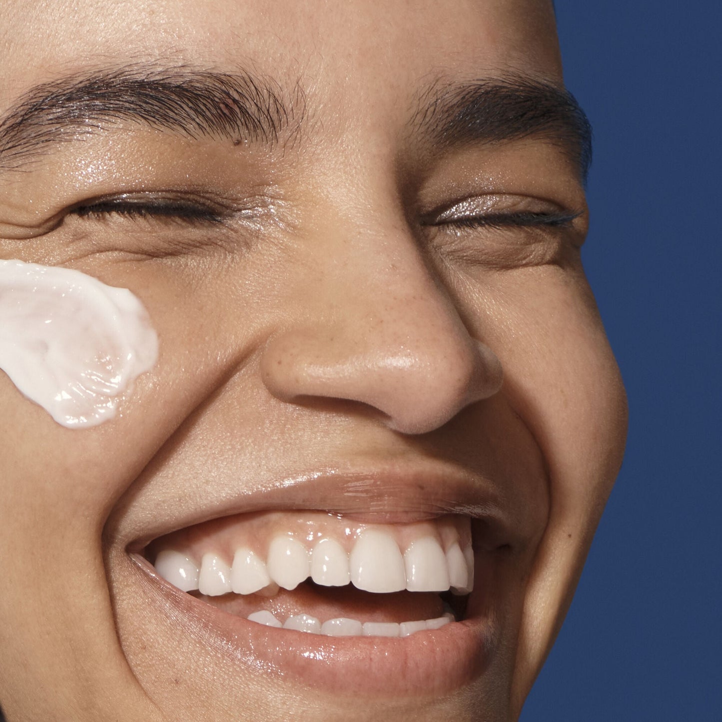 holy-hydration-barrier-goals-cream-r5 042325_SKIN_Austria_HHBC_Strength-Hero_095_v3_RGB_IGF_2d42c5ec-d798-4ca6-b58a-d9291443e5ac.jpg