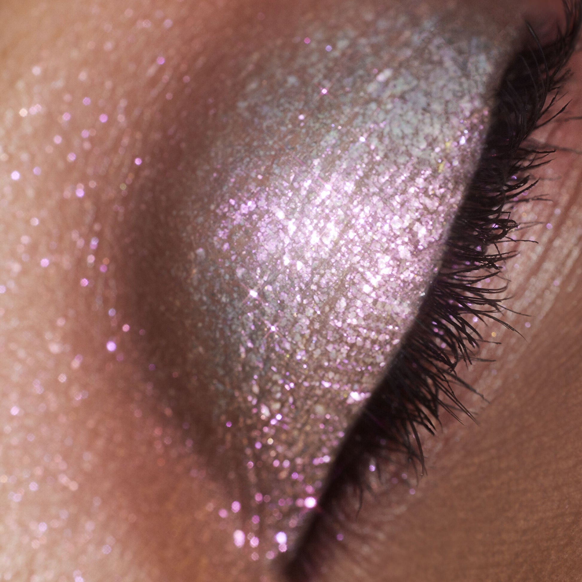 duochrome-liquid-eyeshadow-w8 061223_Chi_SparkPink_0022_FINAL_RGB_IGF.jpg