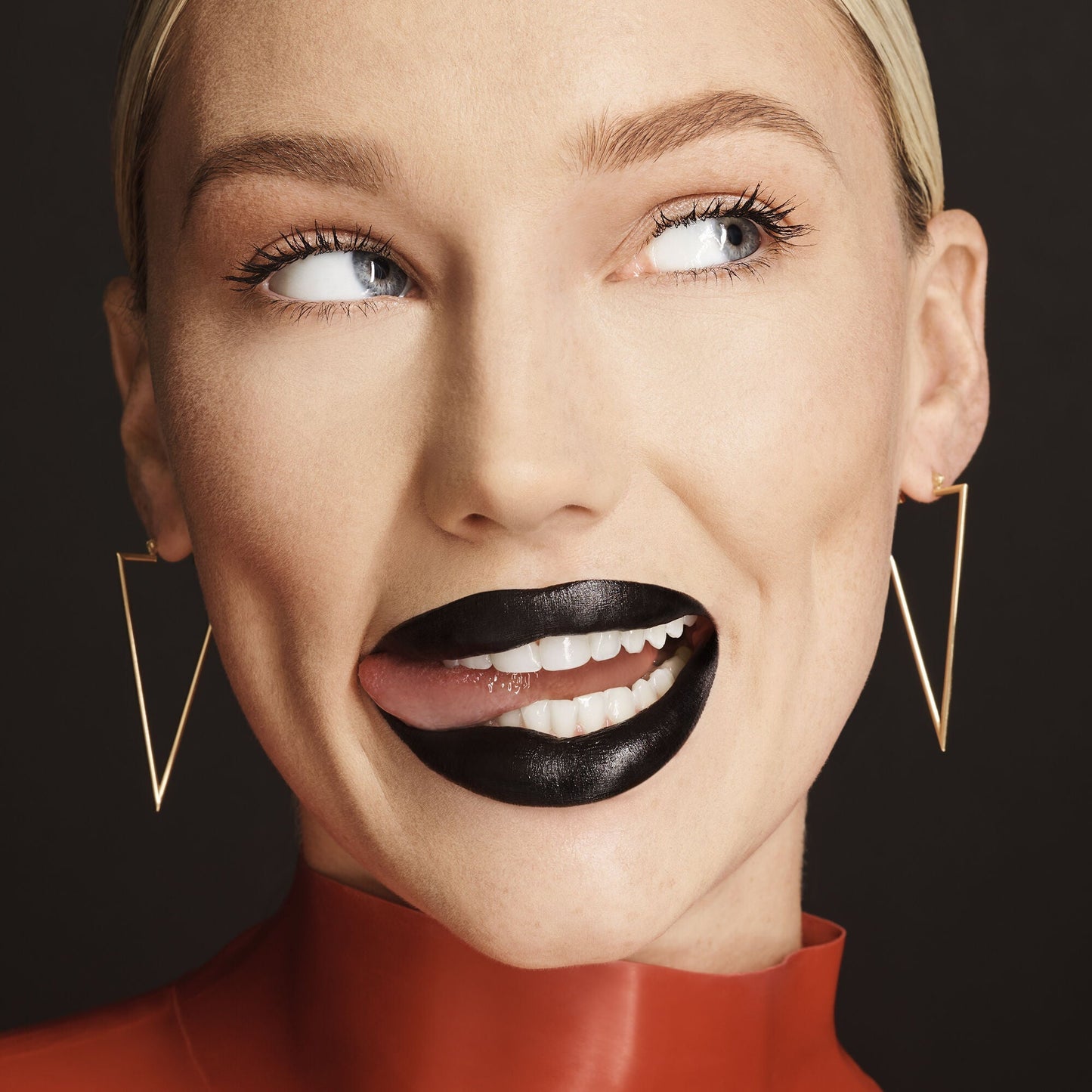o-face-satin-lipstick-z1 071222_MD_Look4_0124_FINAL_RGB_IGF.jpg