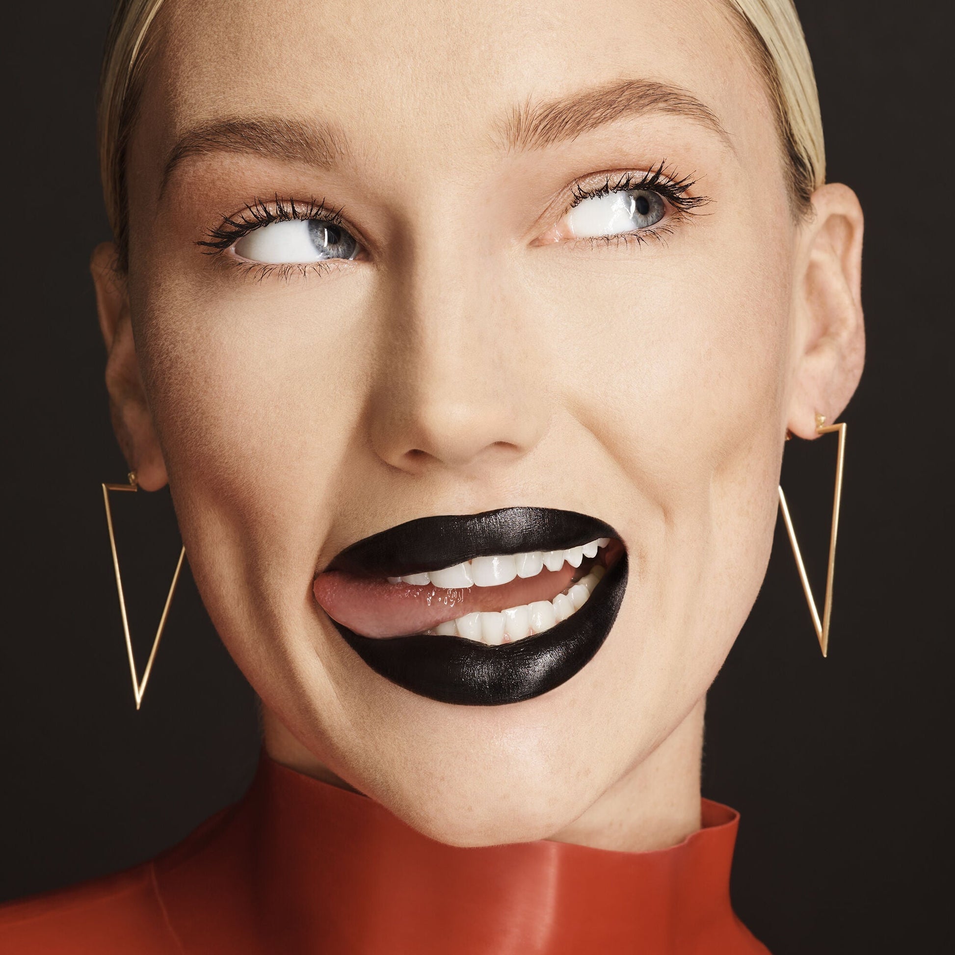 o-face-satin-lipstick-z1 071222_MD_Look4_0124_FINAL_RGB_IGF.jpg