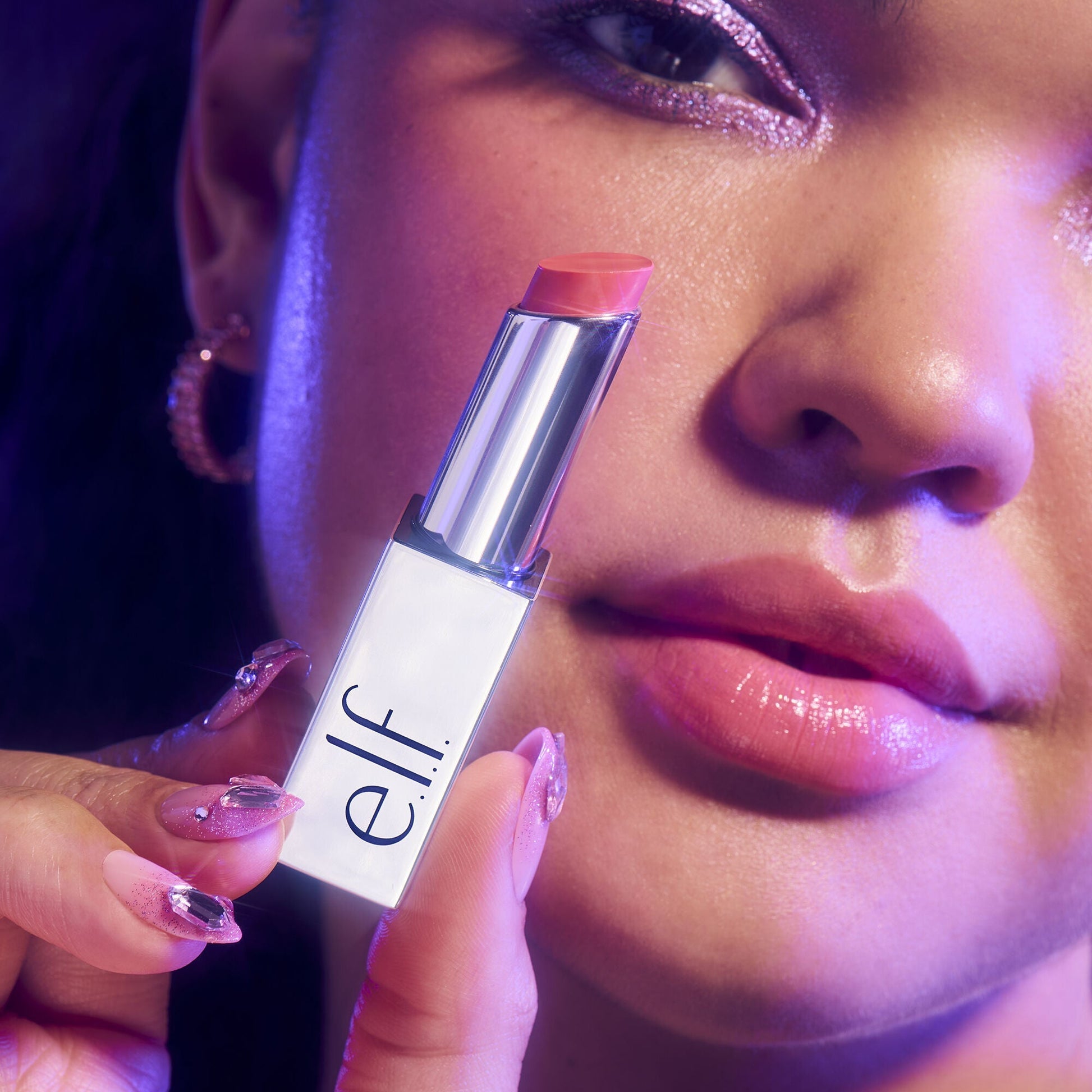 glow-reviver-lip-oil-stick-n3 072225_Breanna_SlipStick_1236_2000x2000_4adb6d91-4349-4c16-9f8e-036611f762d8.jpg