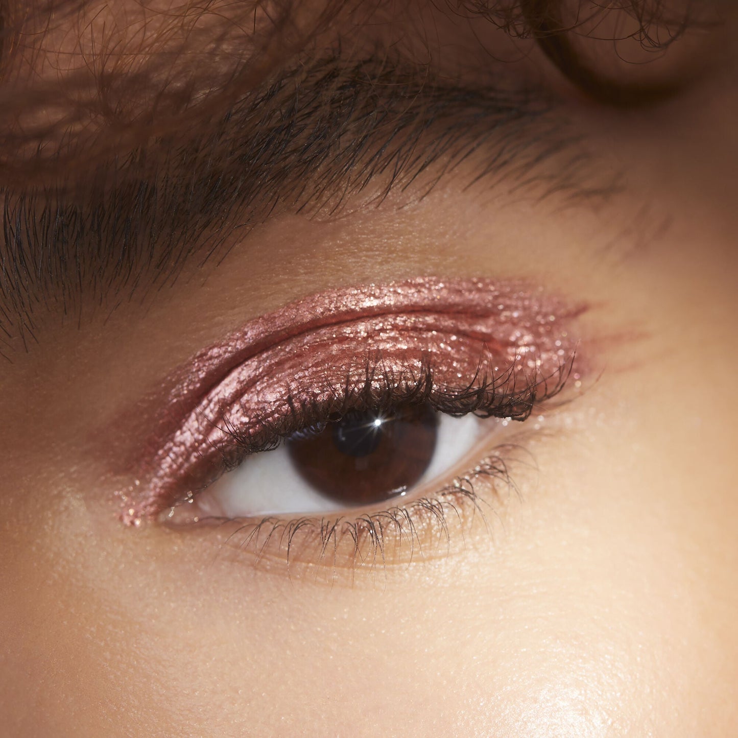 liquid-metallic-eyeshadow-e9 08112020_Alyssa_LiquidMetallic2-0088_IGF_8173dfb0-e7a2-4d33-b548-15571a3372c6.jpg