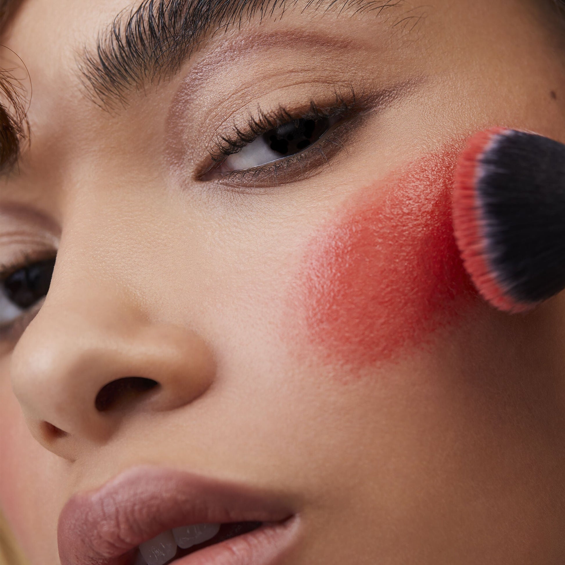 putty-blush-brush-m1 08112020_Alyssa_PuttyPrimerTrio-0241_IGF.jpg