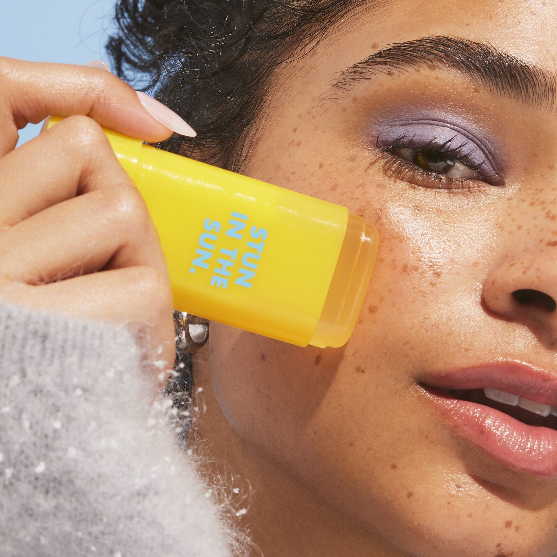 suntouchable-invisi-stick-spf-50-d7 091924_Aiyana_Sunwich2_2468_FINAL_RGB_IGF2.jpg