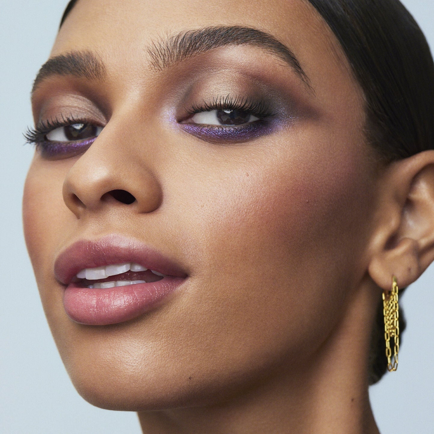 perfect-10-eyeshadow-palette-h6 110722_Adriana_10pcEyeshadow_2060_IGF.jpg
