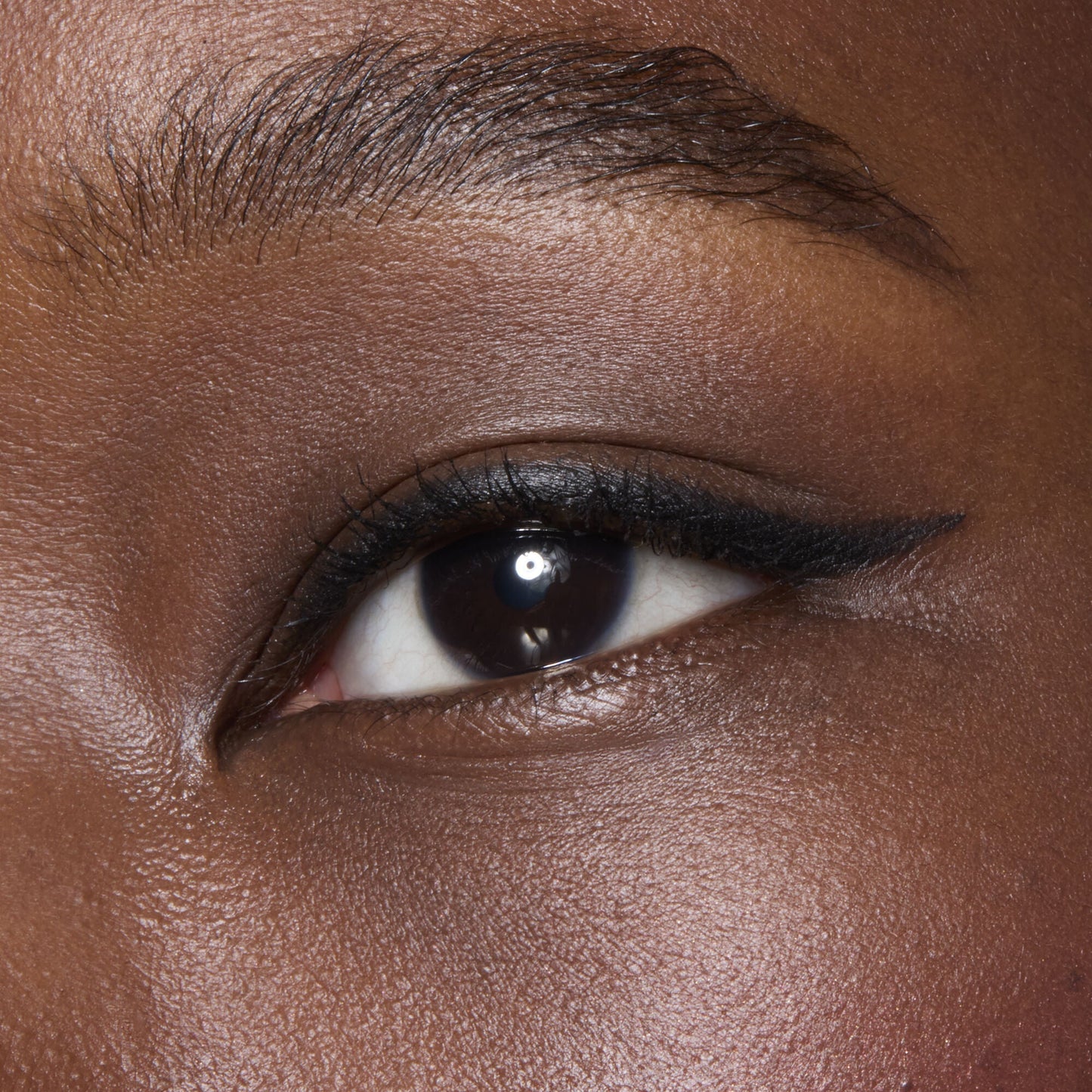 no-budge-retractable-eyeliner-i4 81330_NO_BUDGE_RETRACTABLE_EYELINER_BLACK_BILLIE_0062_V2.jpg