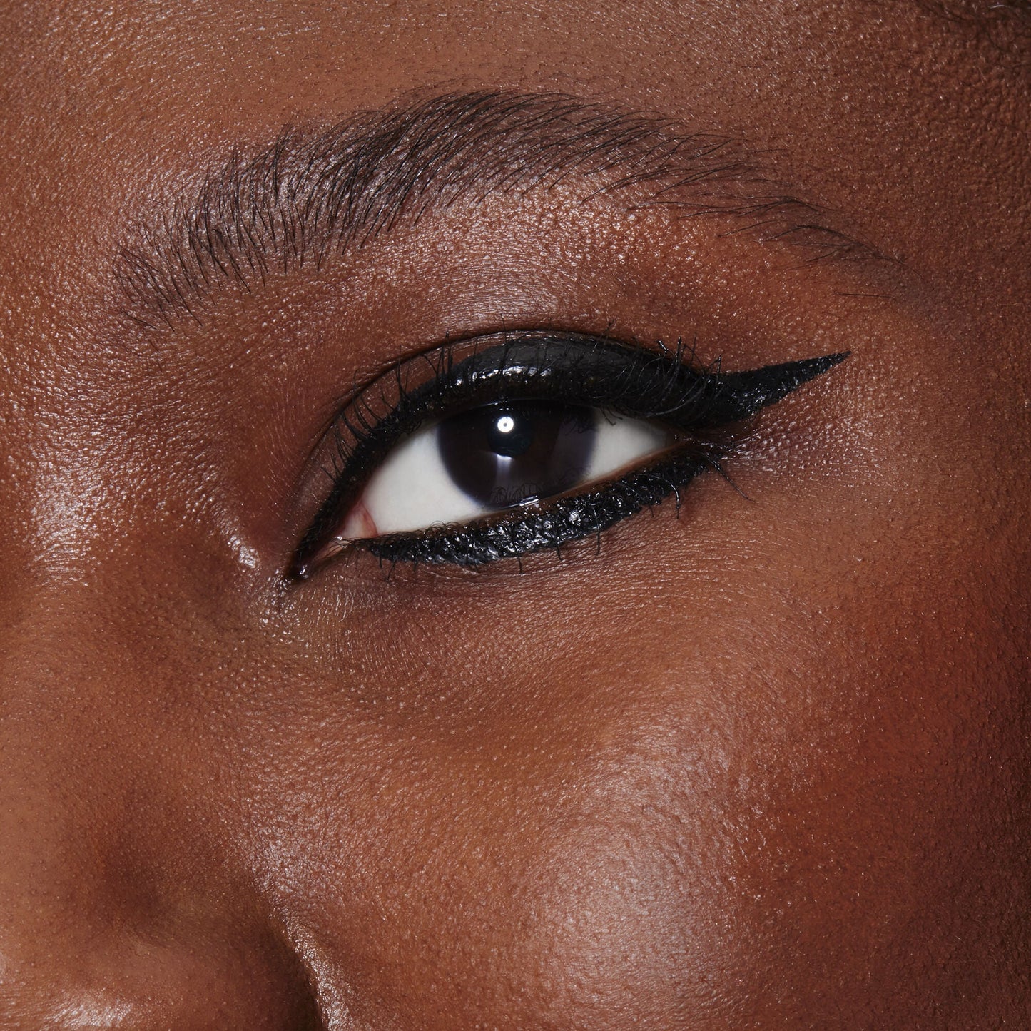 h2o-proof-inkwell-eyeliner-s0 82969_DJ_H20_PROOF_INKWELL_EYELINER_MACRO.jpg