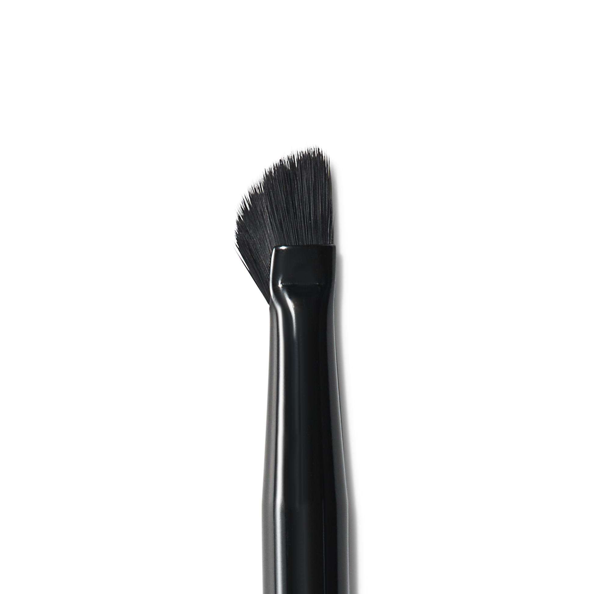 wing-it-liner-brush-e1 84091_MACRO_R.png
