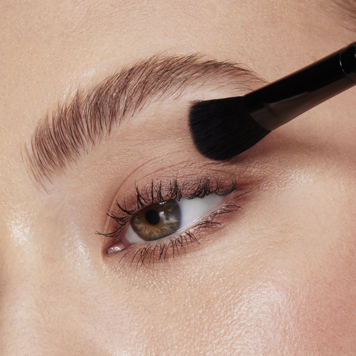 full-face-and-eye-makeup-brush-set-with-travel-case-m3 84674_FULL_FACE_EYE_BRUSH_SET_BLENDING_EYE_BRUSH_CARI_0137.jpg