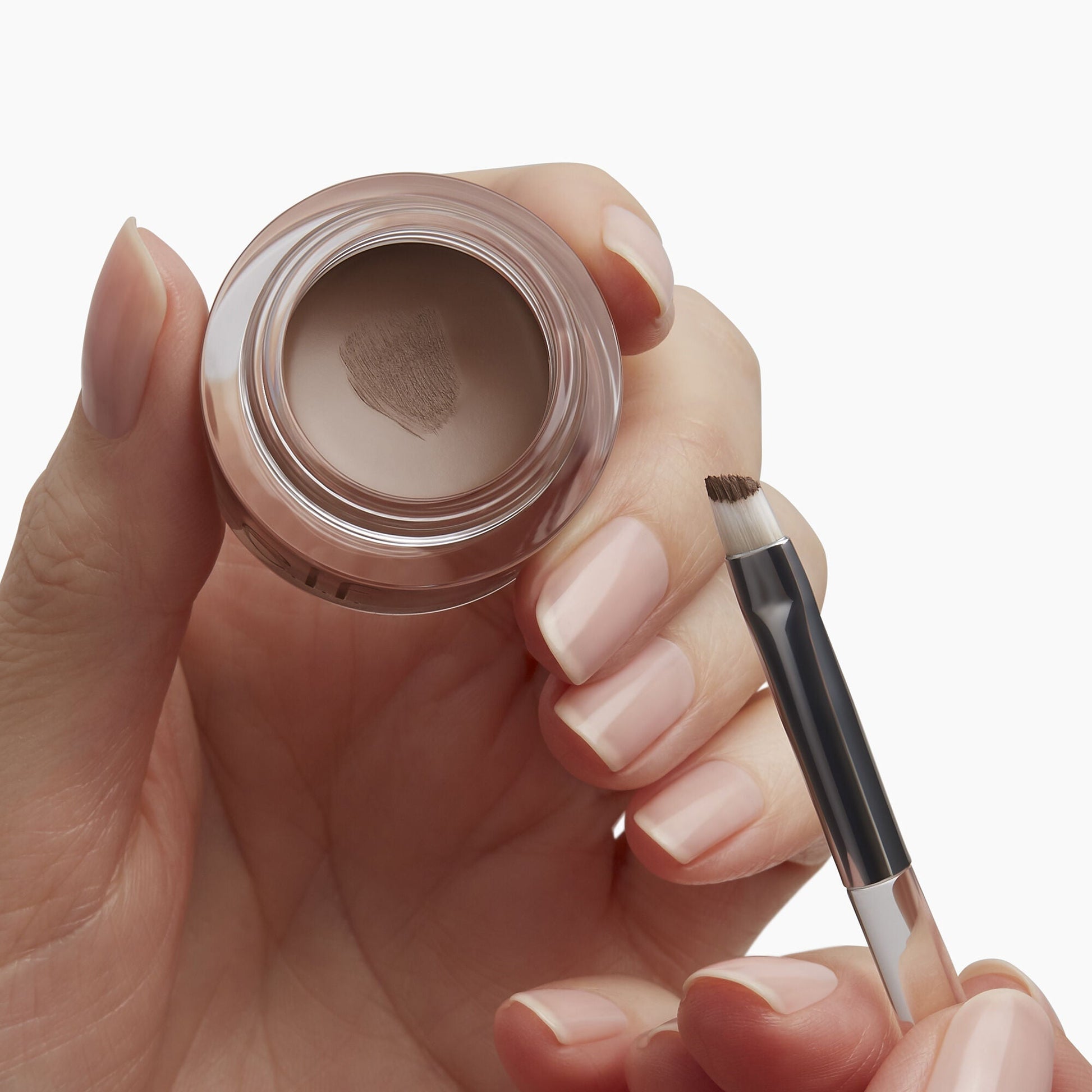 precision-dual-sided-eyebrow-brush-i7 85315_PrecisionDualSidedEyebrowBrush_Model.jpg
